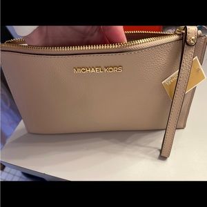 Michael kors wristlet